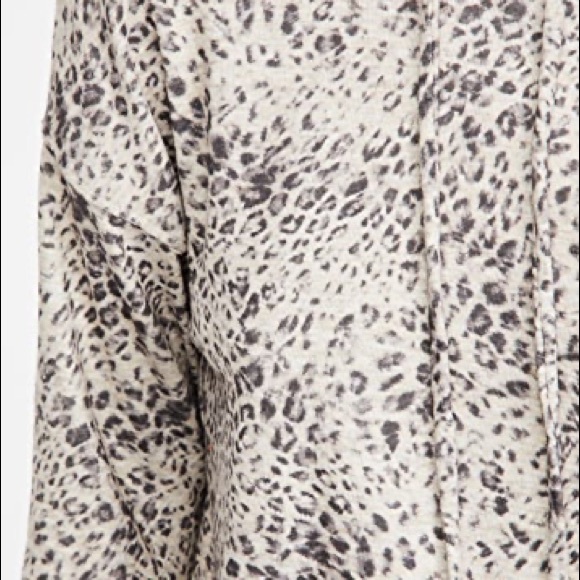NWT✨anthropologie Sundry Leopard Cozy Hoodie - Picture 2 of 12